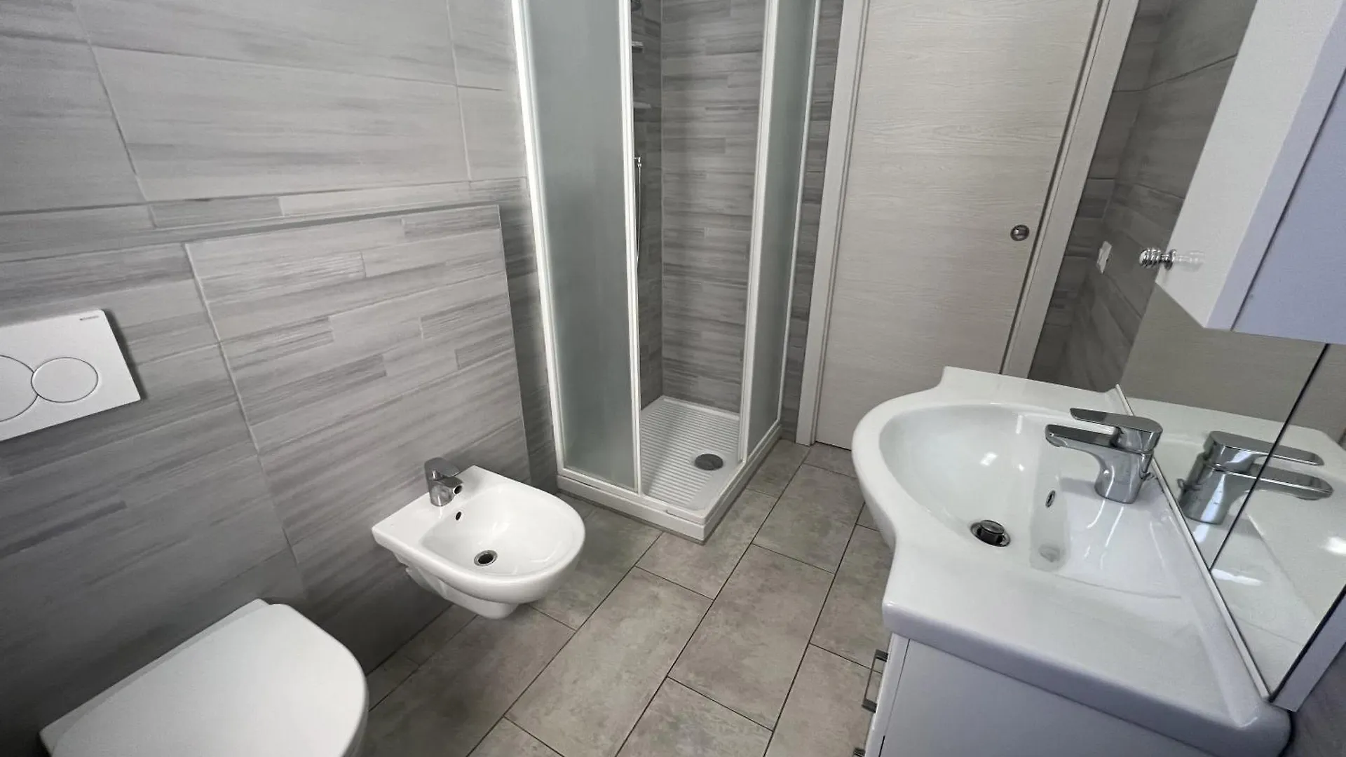 Palazzo Elios Aparthotel Parma 0*,  Italy